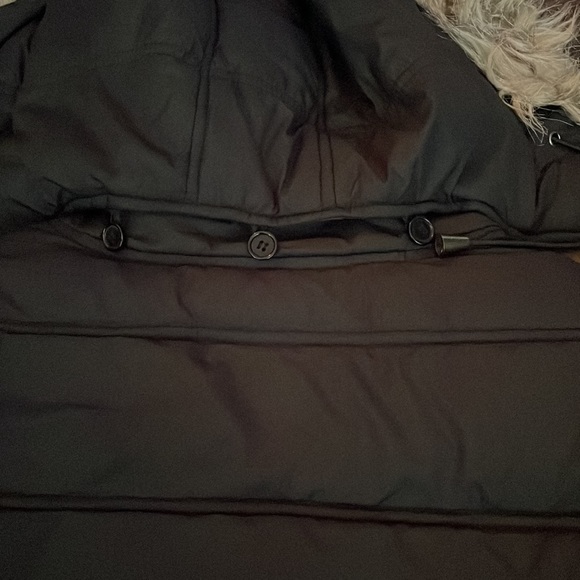 Polar edge black puffer jacket. Size medium - Picture 6 of 8